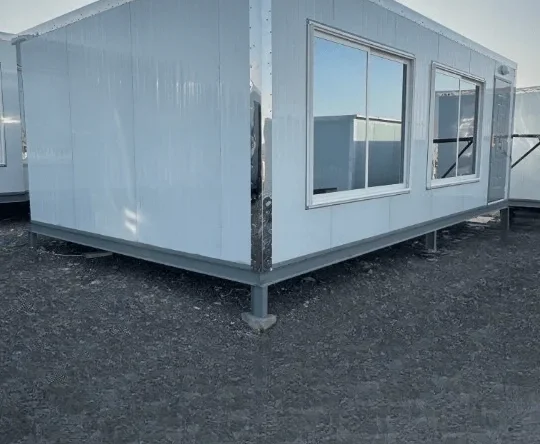 البيوت الجاهزة المتنقلة